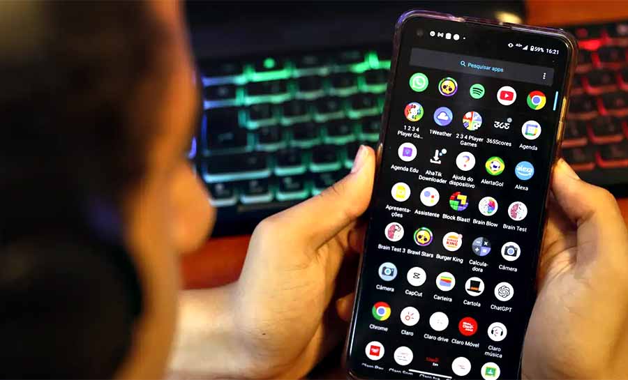 Câmara aprova urgência de projeto que combate adultização nas redes