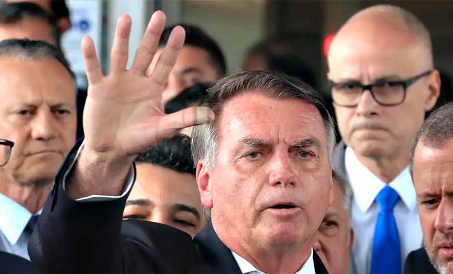 Bolsonaro pediu ajuda a advogado de Trump para postar sobre tarifaço