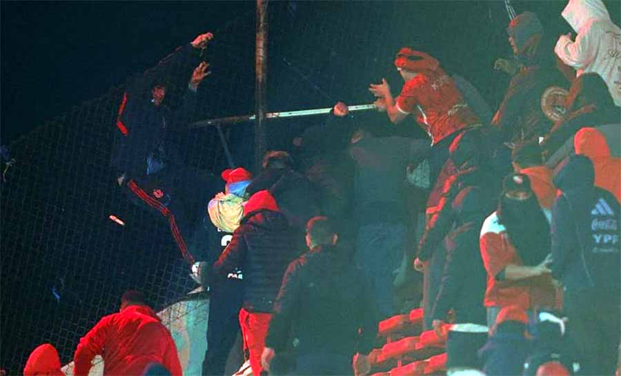 Presidente do Chile critica Conmebol após caos em jogo da Sula