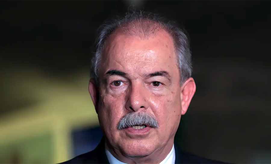 Tarifaço: BNDES vai “entrar forte” no apoio a empresas, diz Mercadante