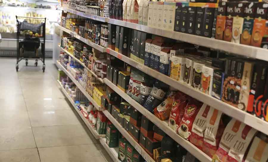 Consumo em supermercados cresceu 4% em julho, aponta Abras