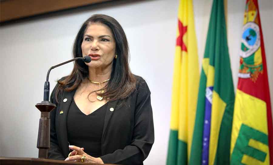 Antônia Sales celebra Festival da Farinha e faz alerta sobre violência contra a mulher na Aleac