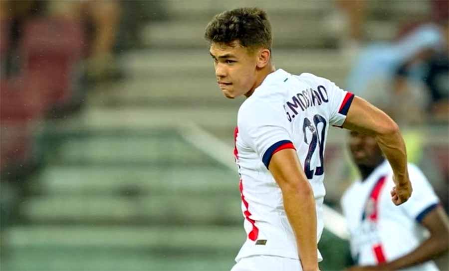 Venda mais cara do Corinthians tem início complicado na Europa