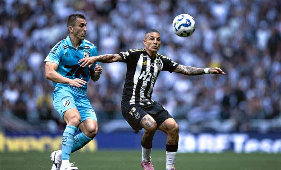 Em jogo polêmico, Atlético e Santos ficam no empate em BH