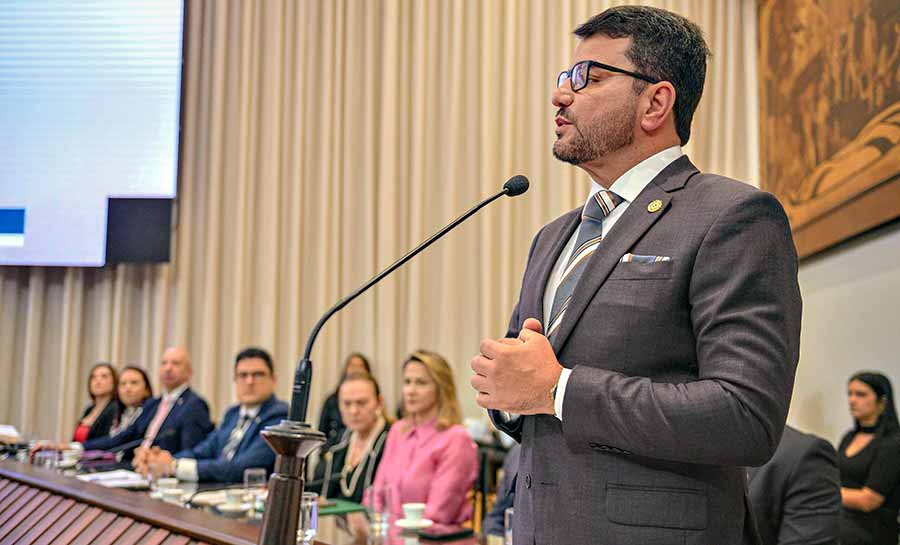 Governador Gladson Camelí prestigia sessão solene em homenagem aos 62 anos do Ministério Público do Acre