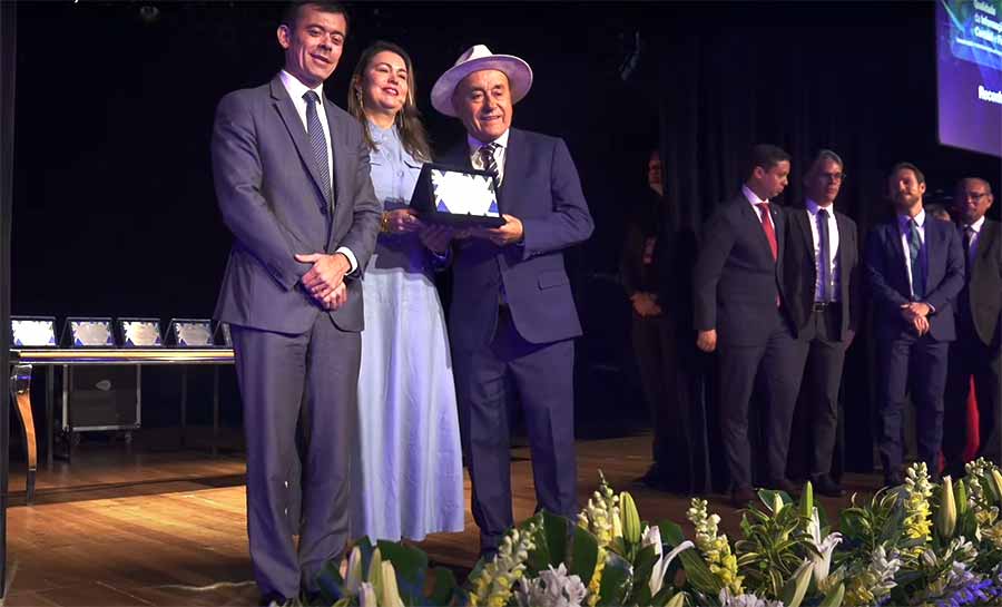 Prefeito Bocalom recebe em Brasília dois prêmios do Tesouro Nacional por excelência fiscal em Rio Branco