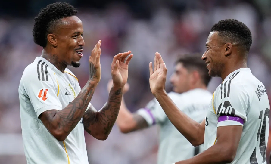 Real Madrid derrota o Espanyol com gols de Éder Militão e Mbappé