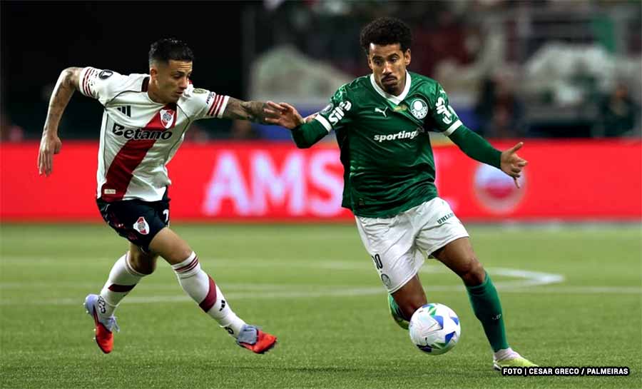Palmeiras assusta, mas bate River Plate e avança na Libertadores