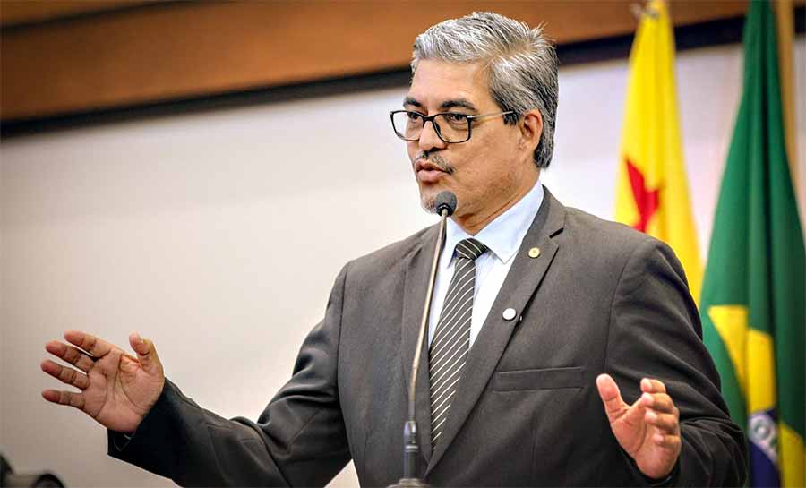 Edvaldo Magalhães critica distorções no quadro funcional do Estado e alerta para desequilíbrio fiscal