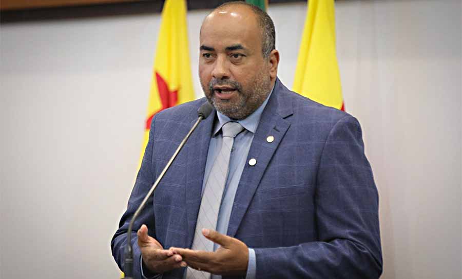 Clodoaldo Rodrigues pede melhorias no atendimento a pacientes com câncer em Cruzeiro do Sul