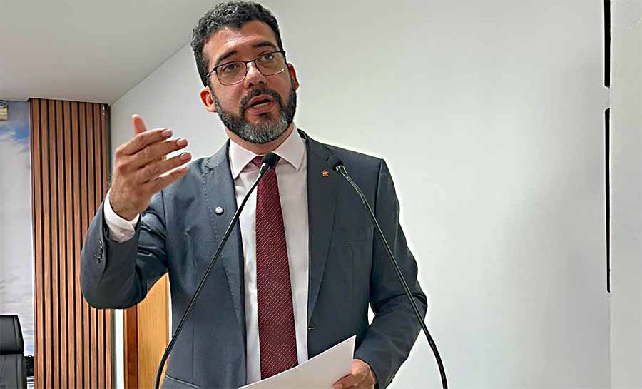“O conhecimento liberta”: André Kamai celebra legado do PT na educação e homenageia professores