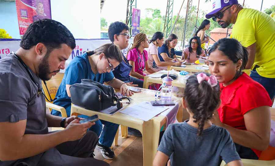 Gabinete Itinerante da deputada Michelle Melo oferece atendimentos gratuitos e ações sociais em Vila Campinas