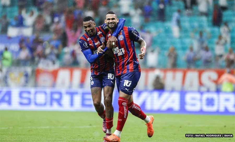 Com gol chorado, Bahia vence Internacional e se aproxima do G4