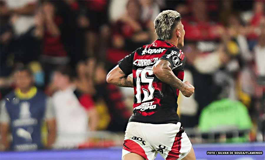 Com gol de Carrascal, Flamengo vence o Racing na Libertadores