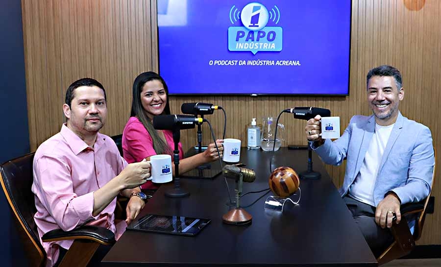 Podcast Papo Indústria aborda energia solar e carros elétricos