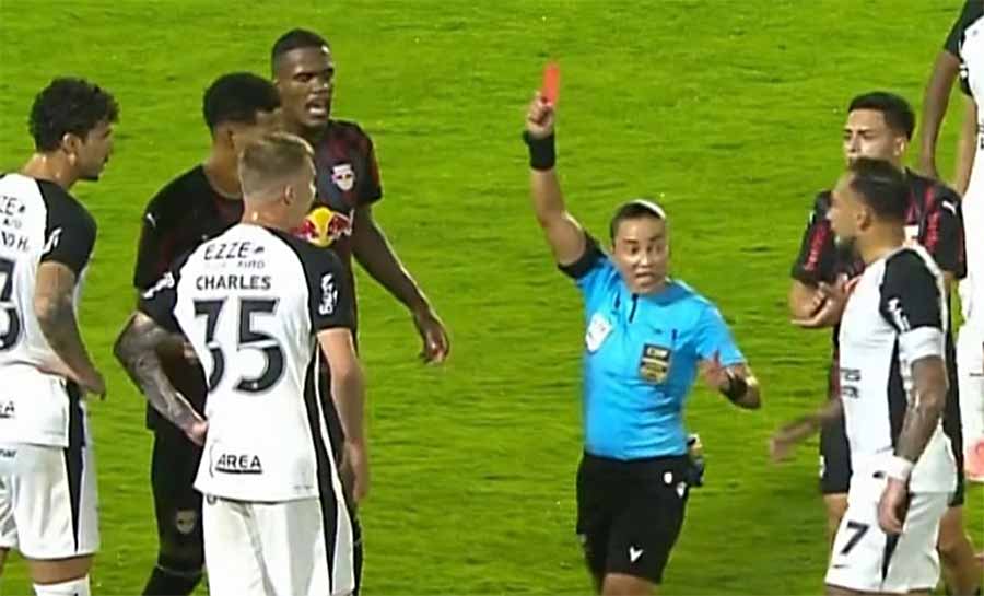 Neto se revolta com Edina por atuação em Bragantino x Corinthians