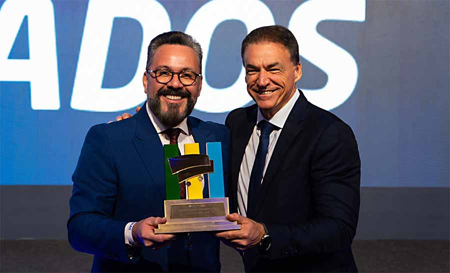 Alan Rick recebe título de “Supermercadista Honorário 2025” e defende derrubada do Veto 35