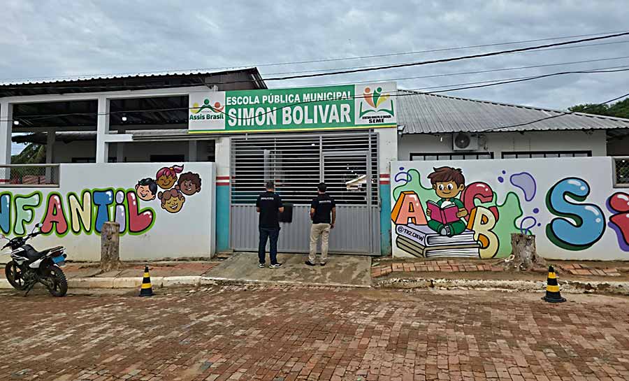 Auditores do TCE-AC fiscalizam escolas municipais de Assis Brasil