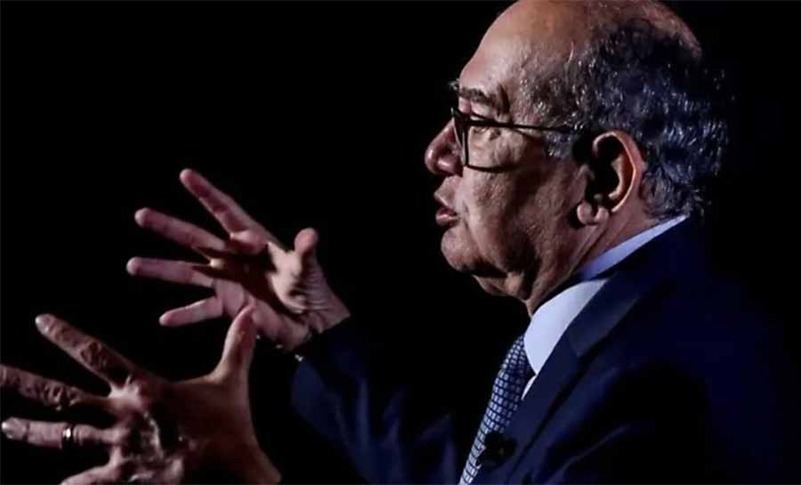 Gilmar Mendes determina que só PGR pode pedir impeachment no STF