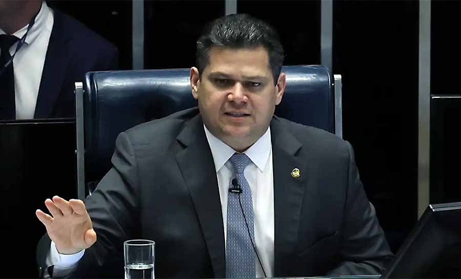 Alcolumbre envia PL da Dosimetria para CCJ; relator é Espiridião Amim