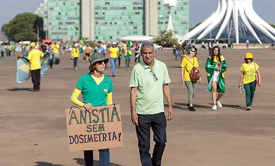 Câmara aprova proposta que reduz penas do 8 de janeiro