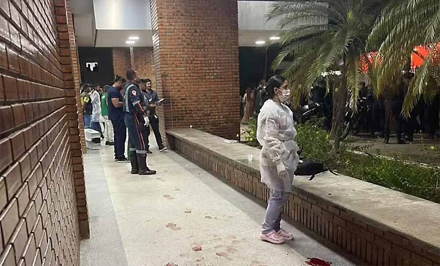 Três homens são baleados em discussão com seguranças e PMs no PS de Rio Branco